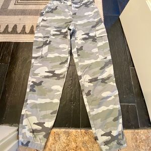 American Eagle camo joggers